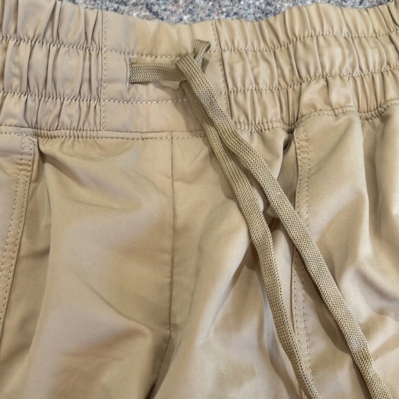 Ascend, shorts, size medium - Picture 3 of 7